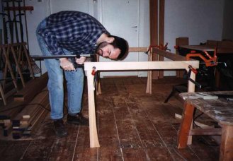 Putting together the frame and the legs